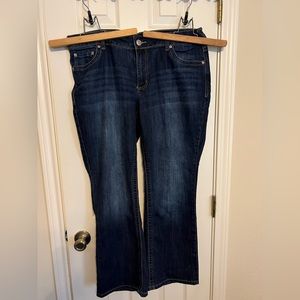 MAURICES JEANS SIZE 16W SHORT DARK FINISH BARELY WORN